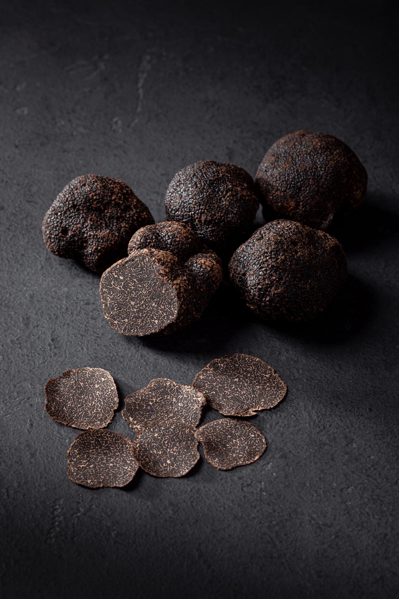 Perigord Black Winter Truffle (Tuber Melanosporum) | Fresh